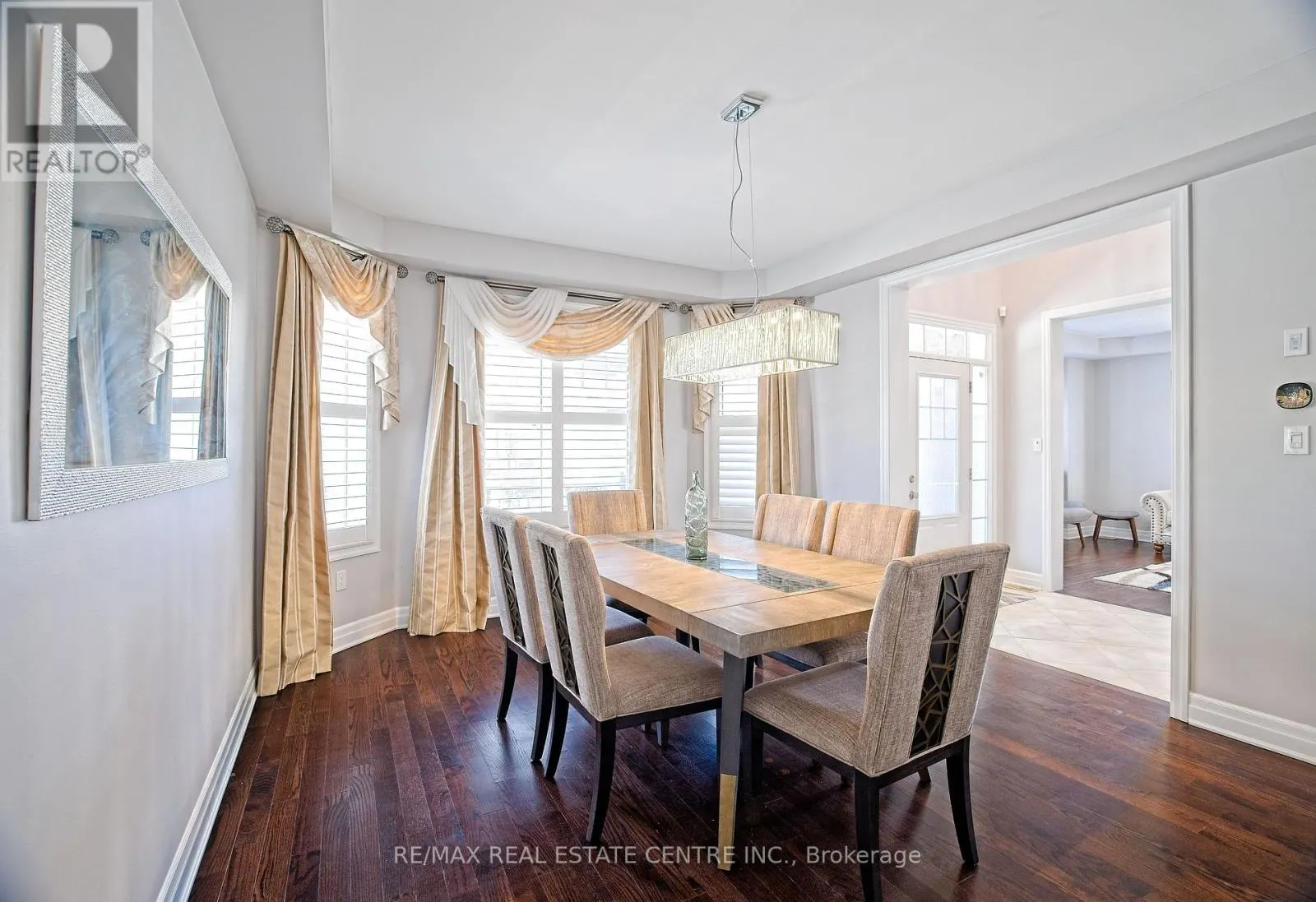 24 PICKETT PLACE