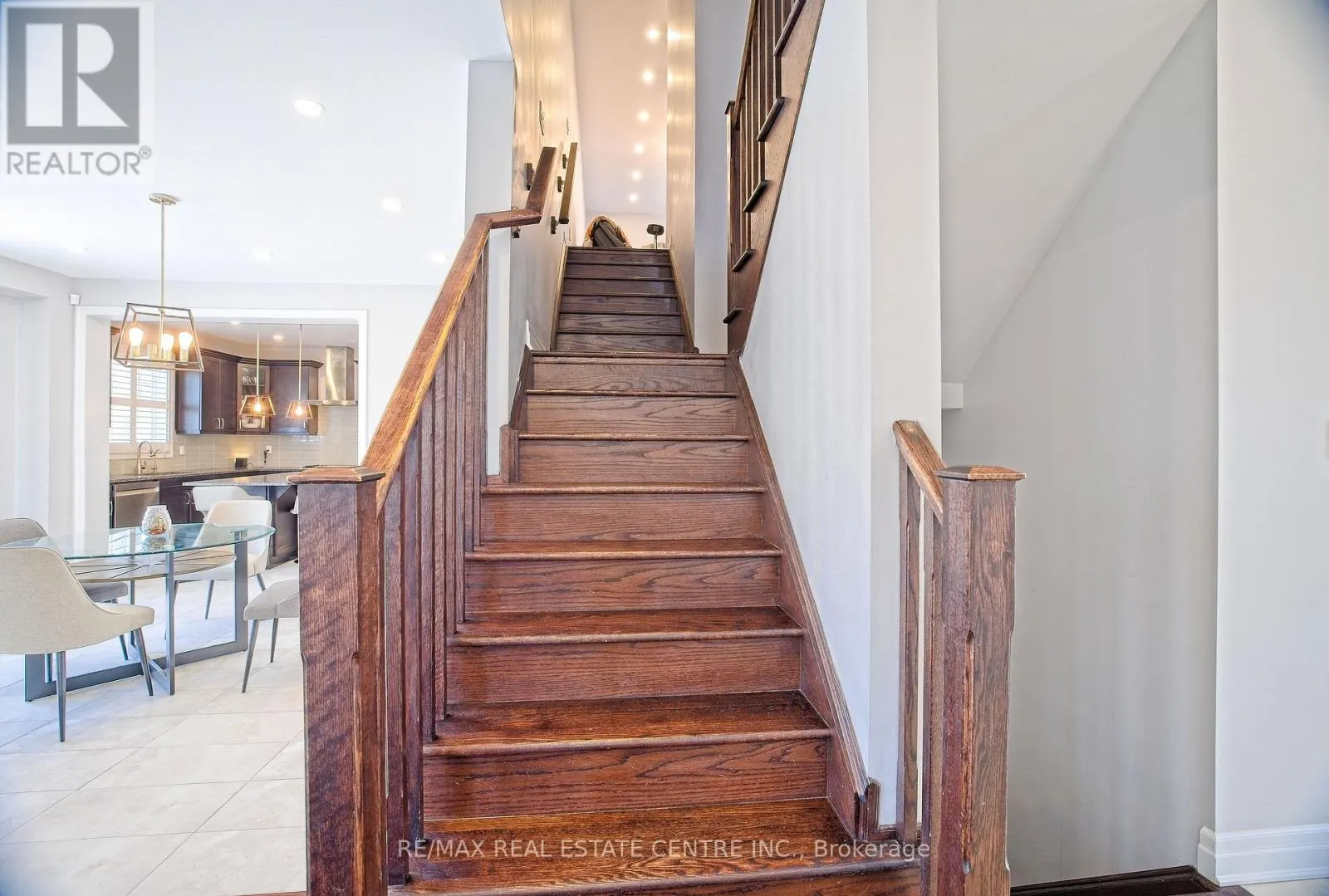 24 PICKETT PLACE