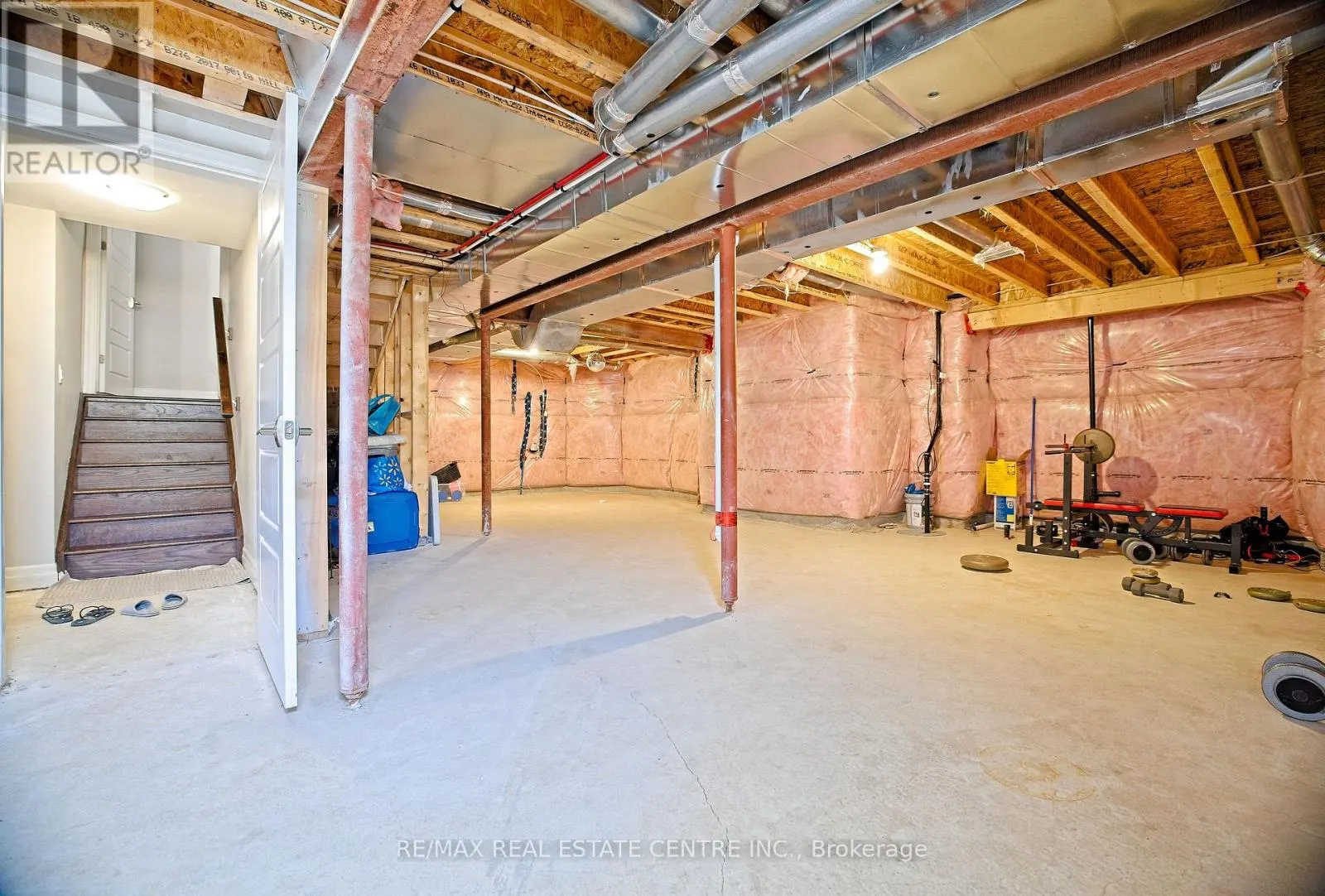 24 PICKETT PLACE