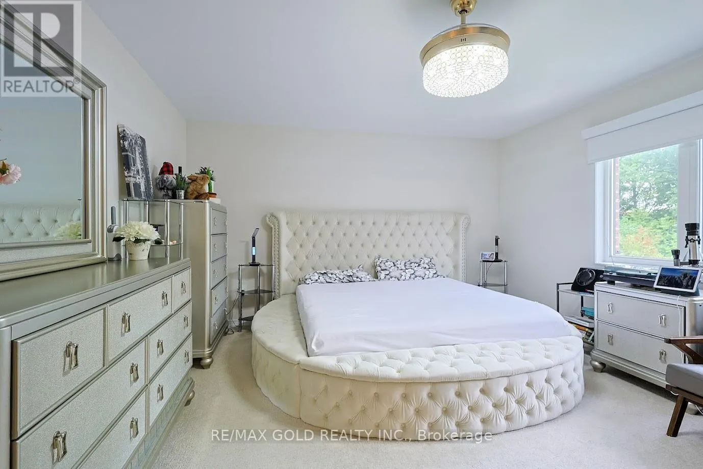 7892 ODELL CRESCENT