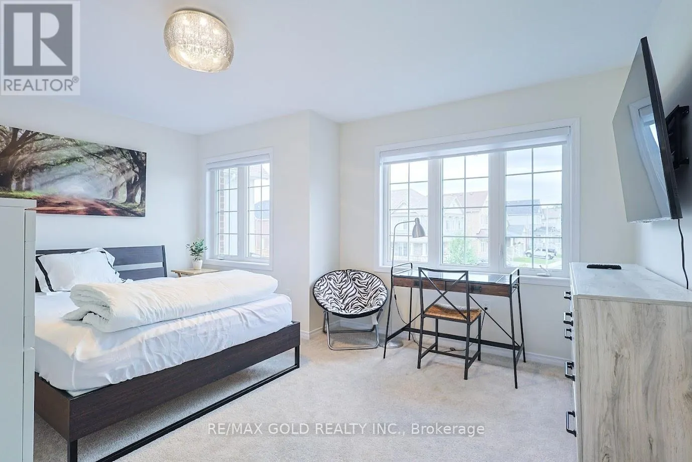 7892 ODELL CRESCENT