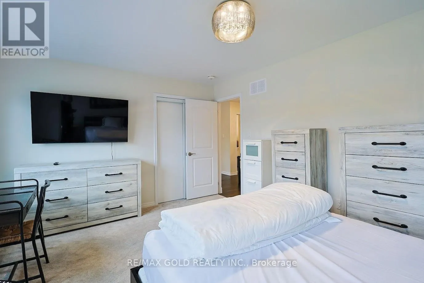 7892 ODELL CRESCENT