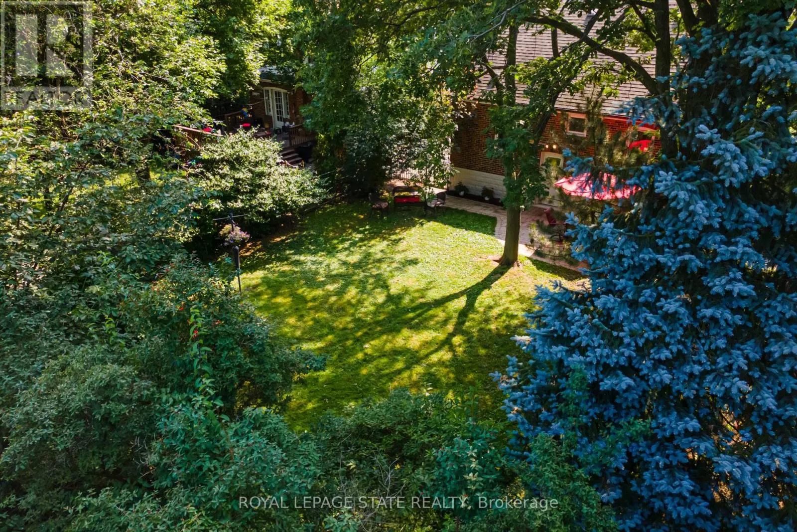 90 ARCADE CRESCENT
