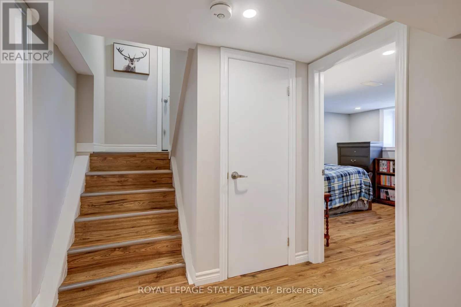 90 ARCADE CRESCENT