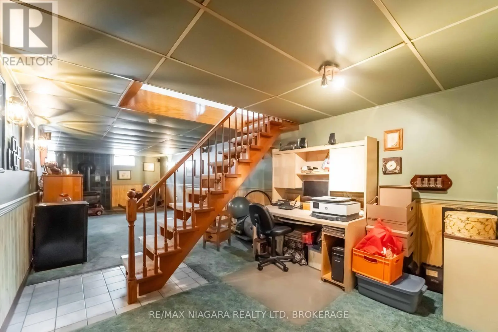 8 HUNTINGWOOD GATE