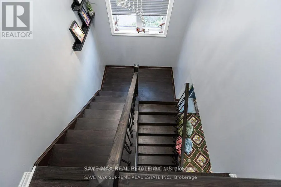32 SLEETH STREET