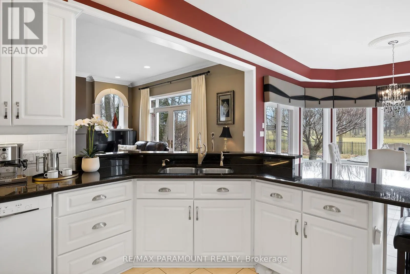 141 CLUBVIEW DRIVE