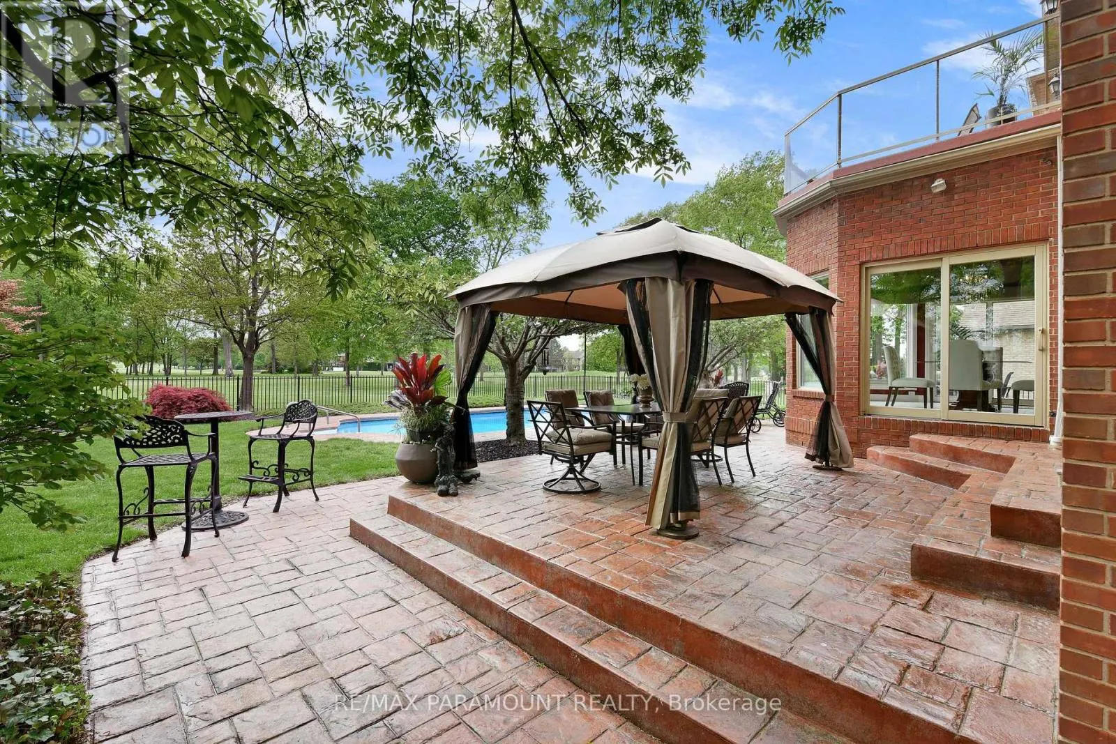 141 CLUBVIEW DRIVE