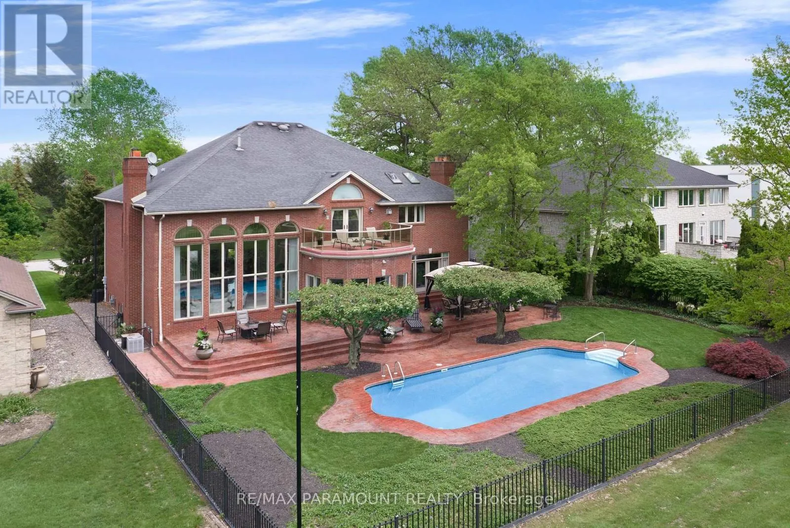 141 CLUBVIEW DRIVE