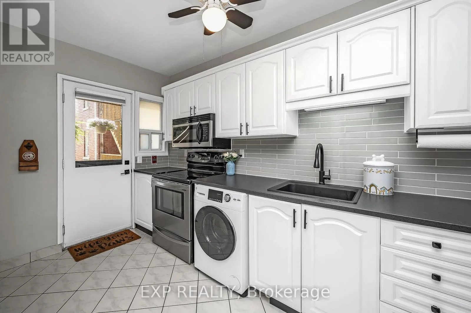 22 - 6 VINELAND AVENUE