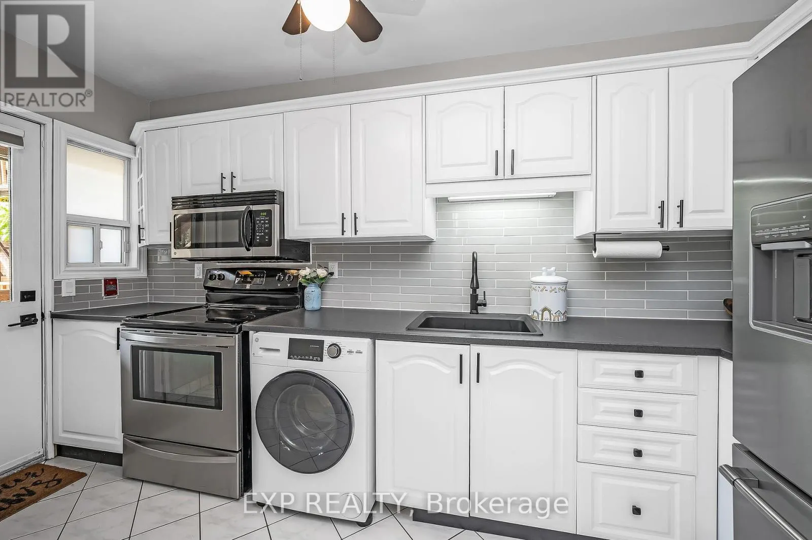 22 - 6 VINELAND AVENUE