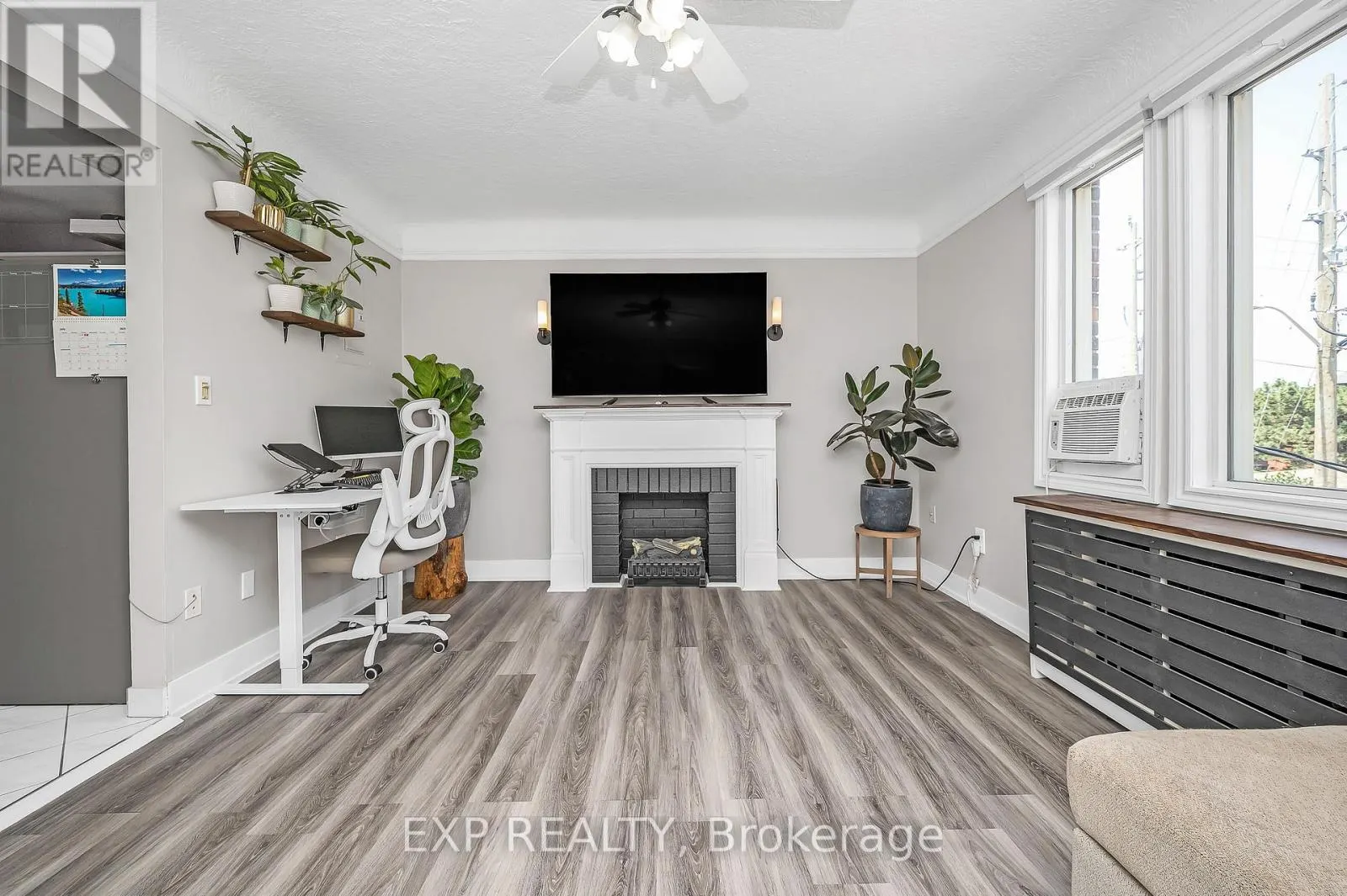 22 - 6 VINELAND AVENUE