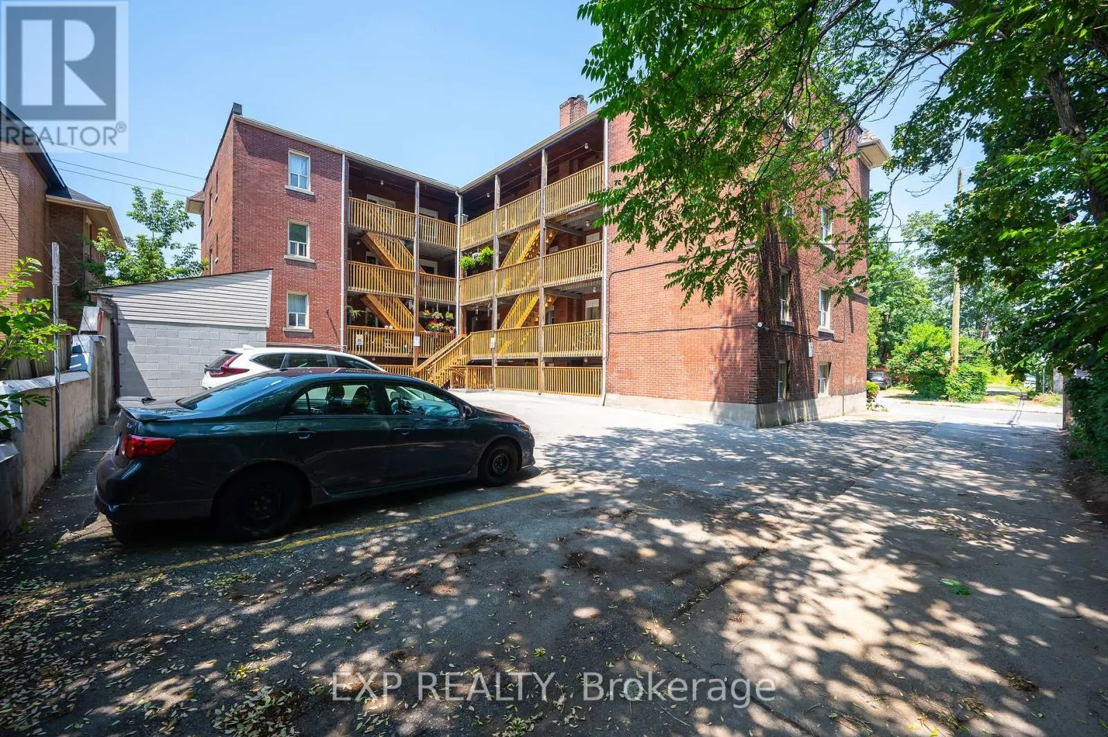 22 - 6 VINELAND AVENUE