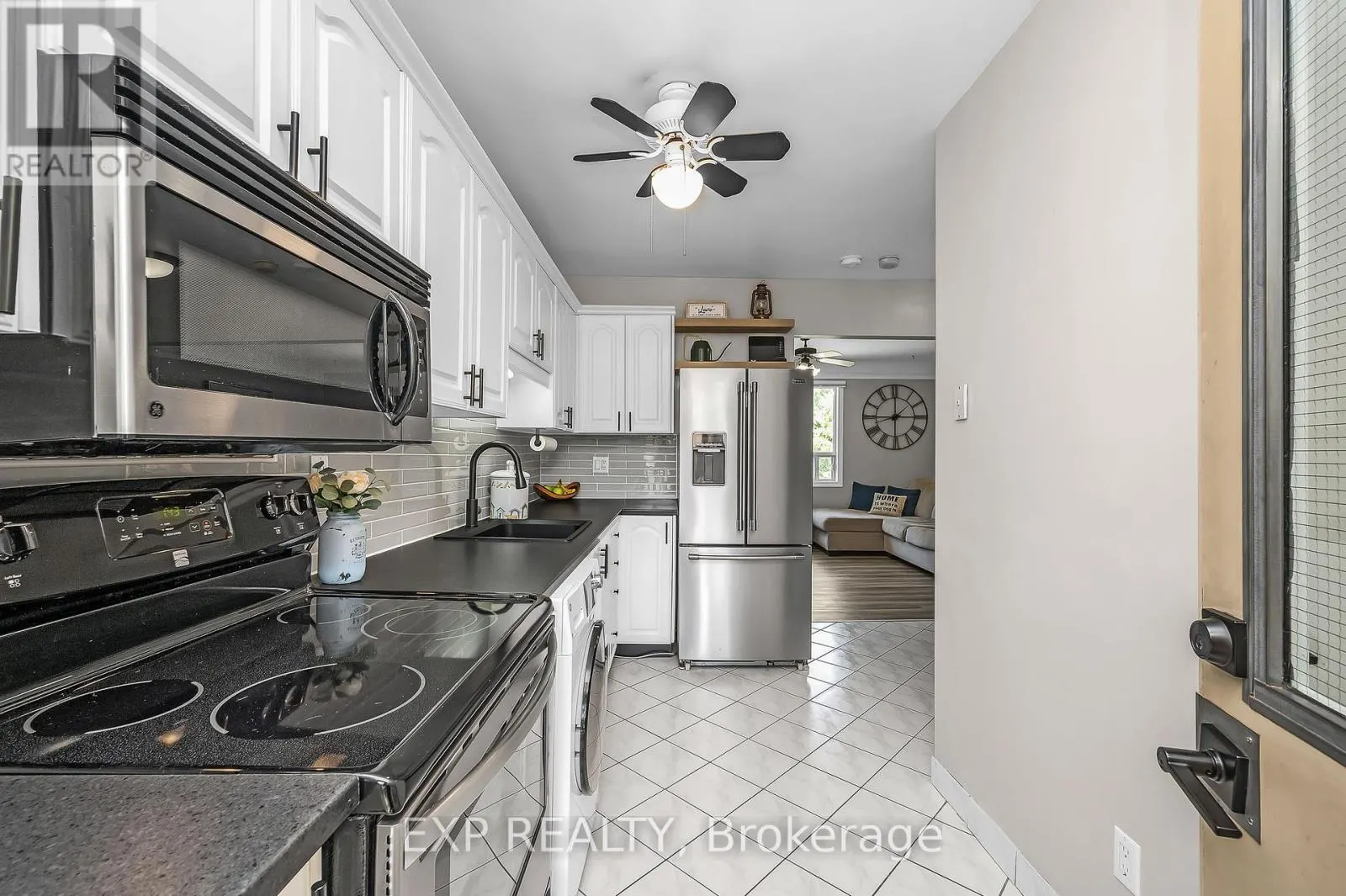 22 - 6 VINELAND AVENUE
