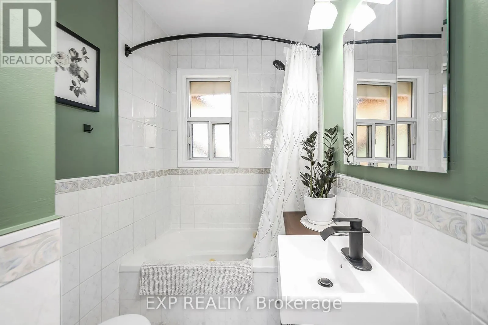22 - 6 VINELAND AVENUE