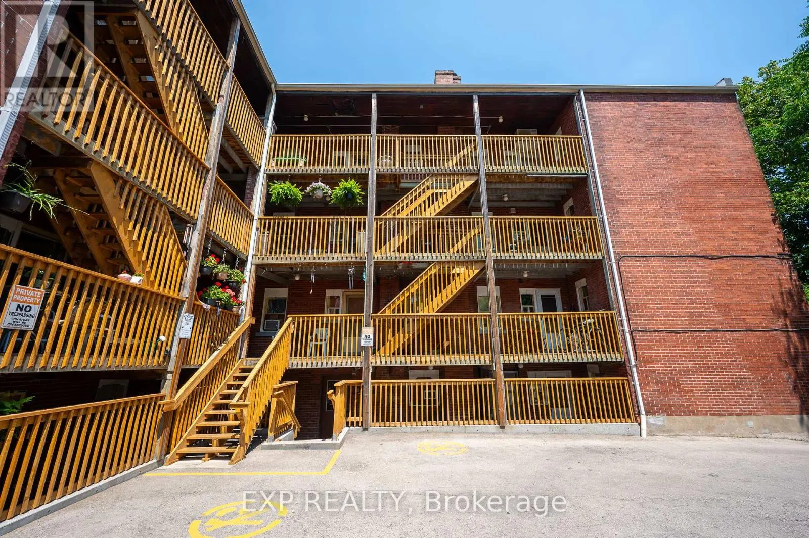 22 - 6 VINELAND AVENUE