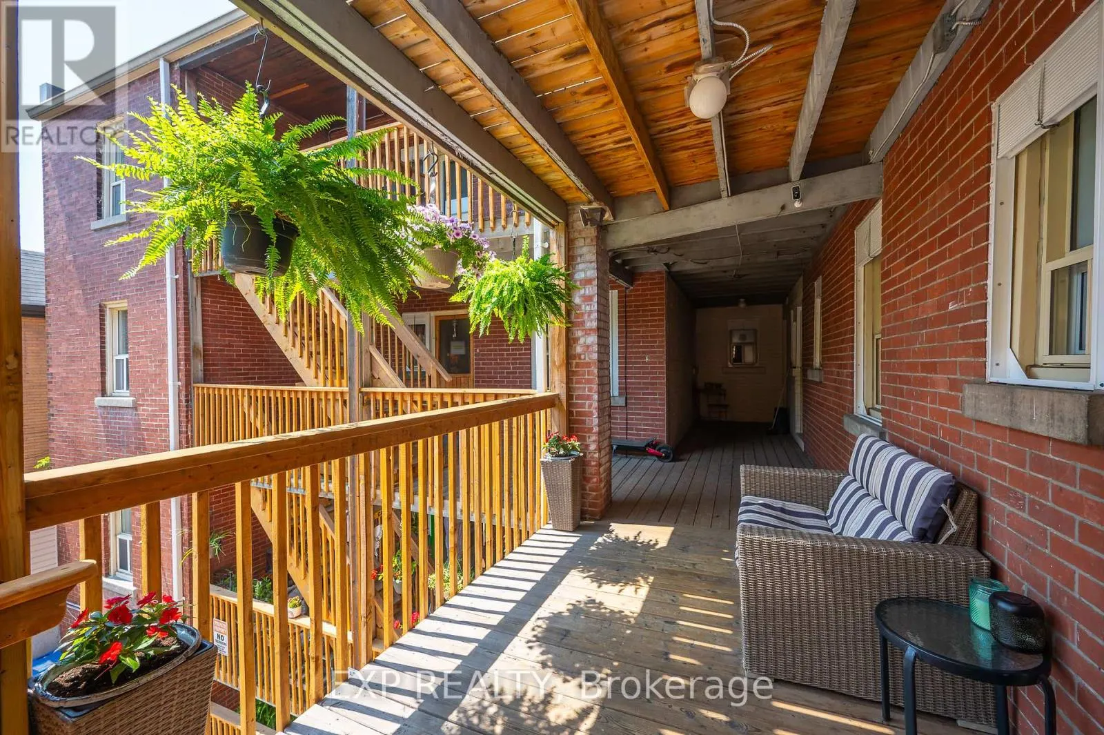 22 - 6 VINELAND AVENUE