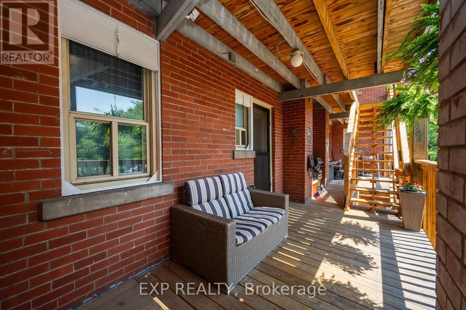 22 - 6 VINELAND AVENUE
