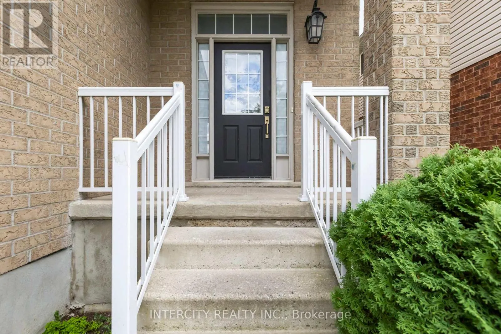 28 VIVIAN BAULK STREET