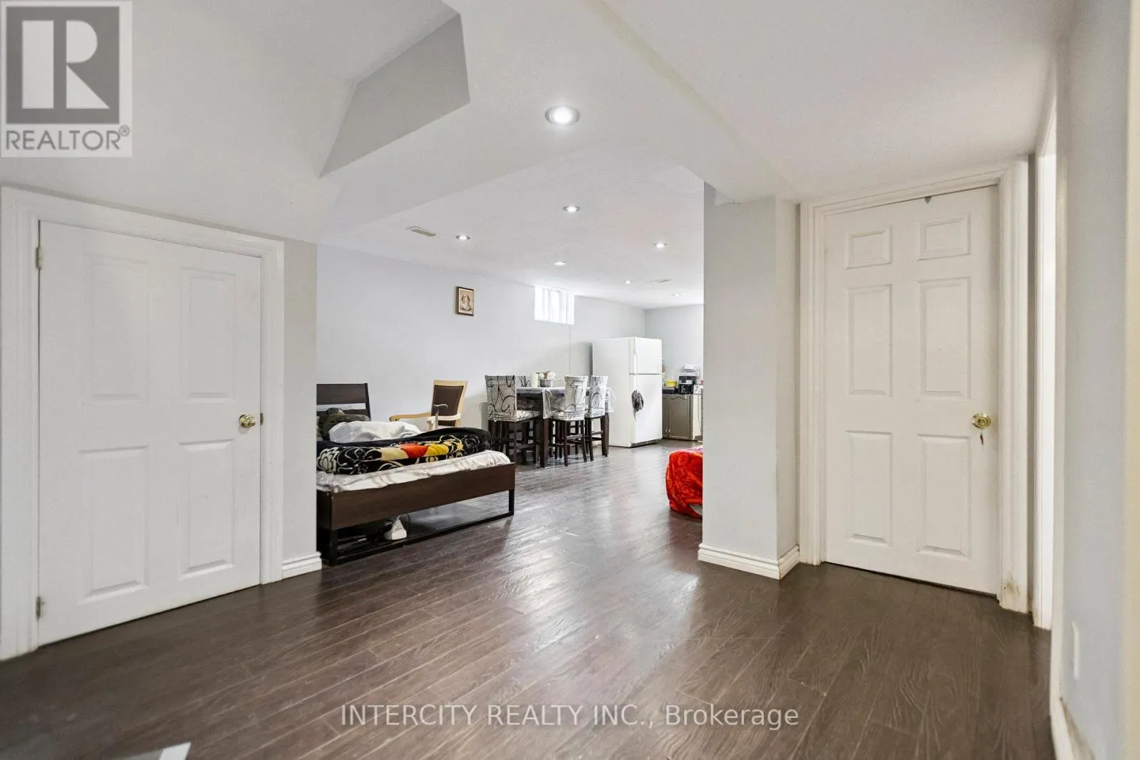 28 VIVIAN BAULK STREET