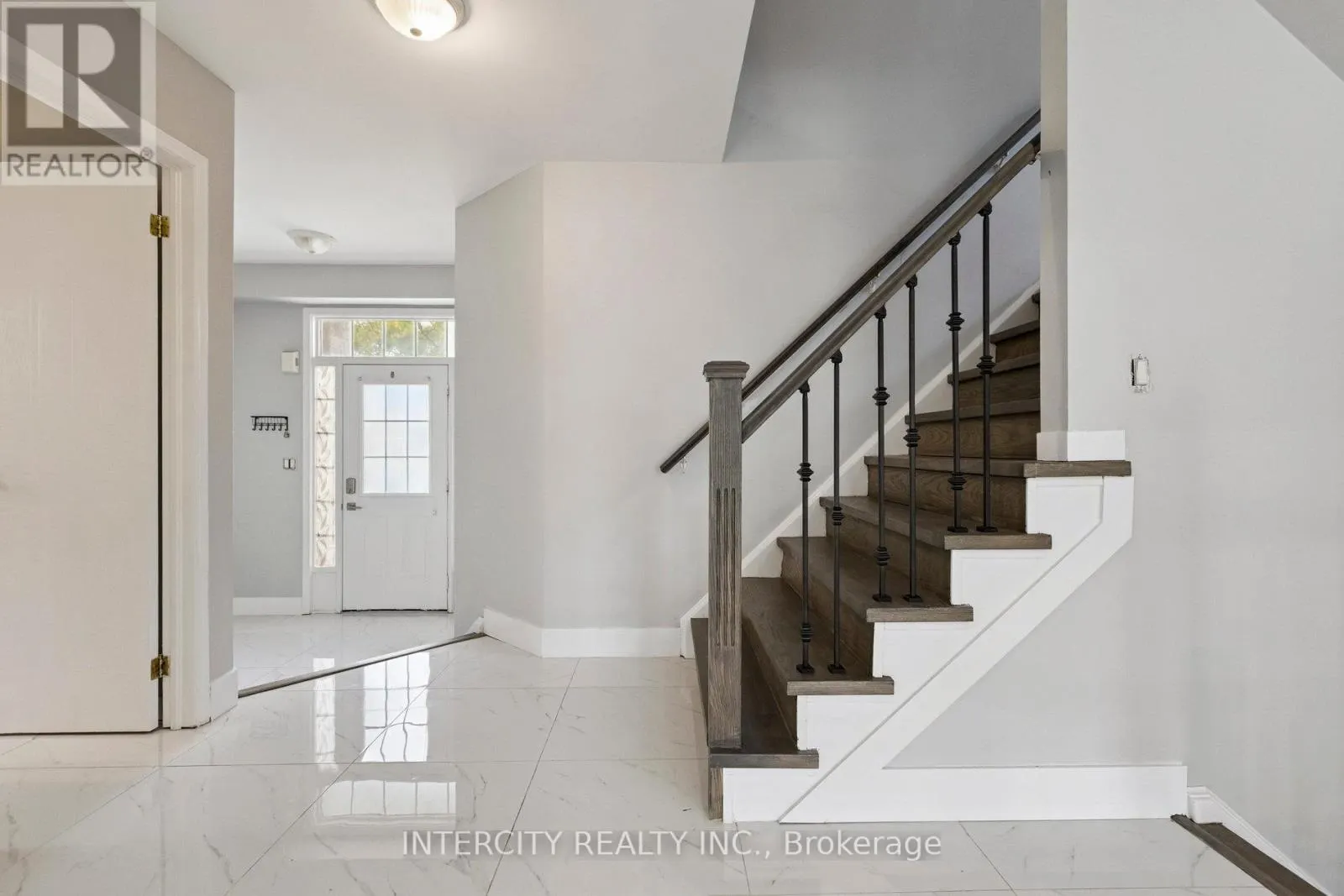 28 VIVIAN BAULK STREET