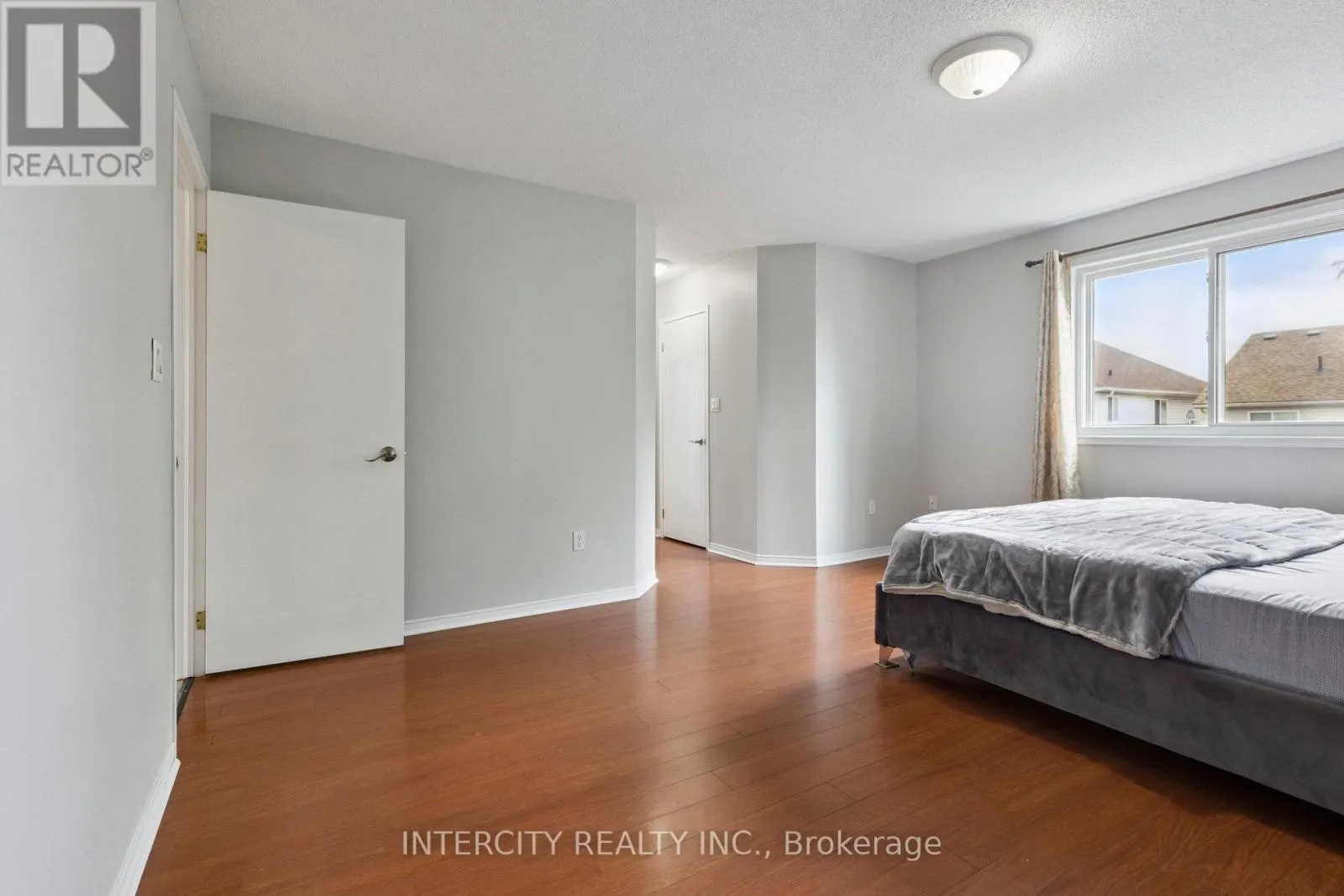 28 VIVIAN BAULK STREET