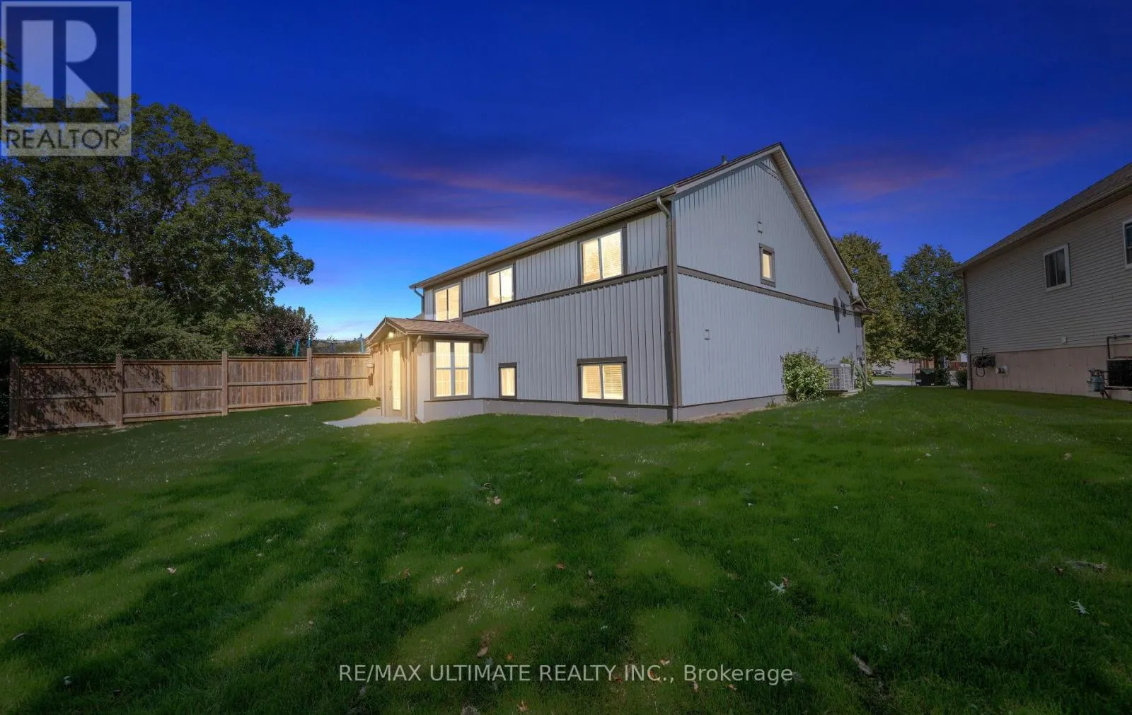 893 CANADA DRIVE