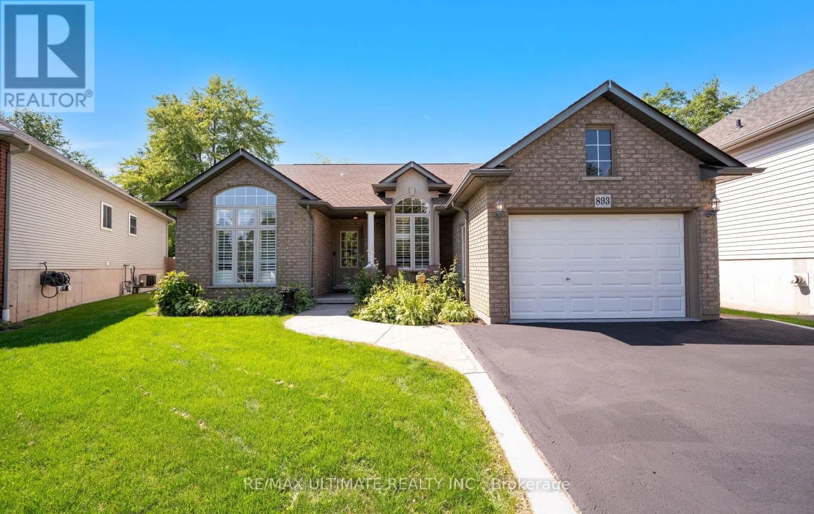 893 CANADA DRIVE