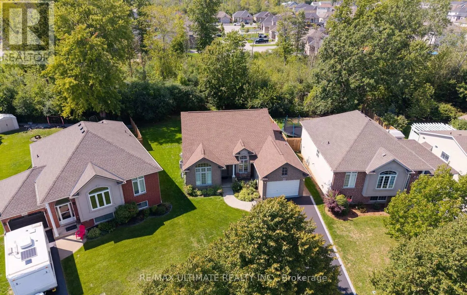 893 CANADA DRIVE