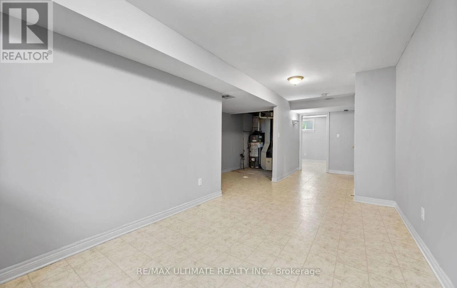 893 CANADA DRIVE