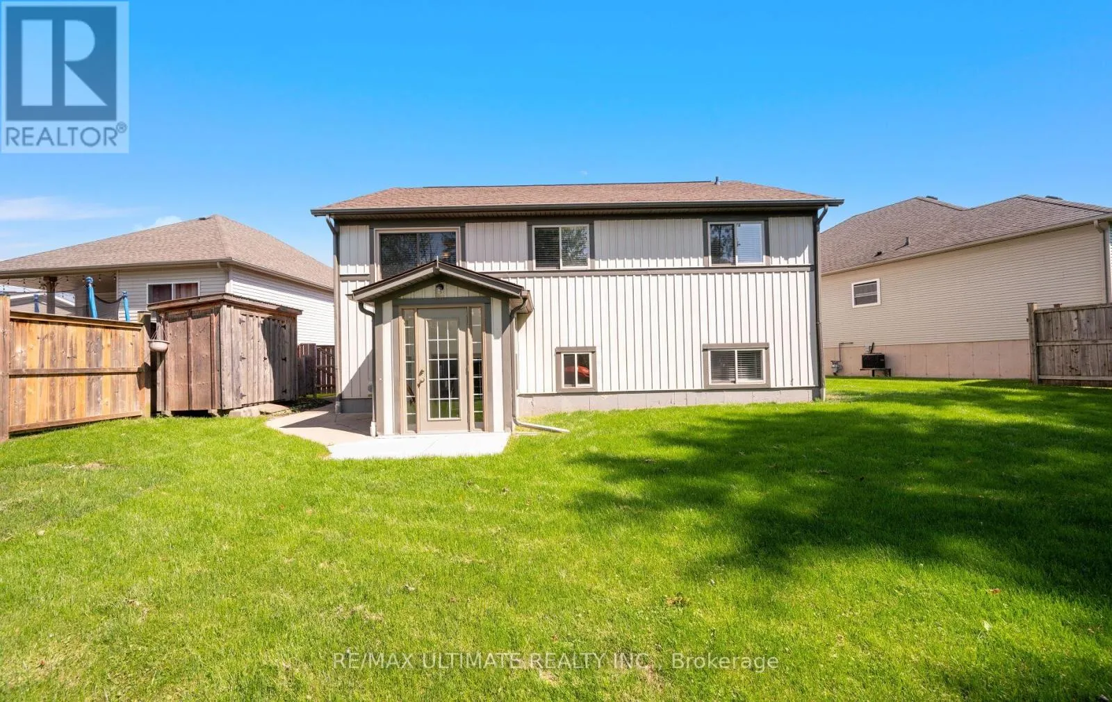 893 CANADA DRIVE