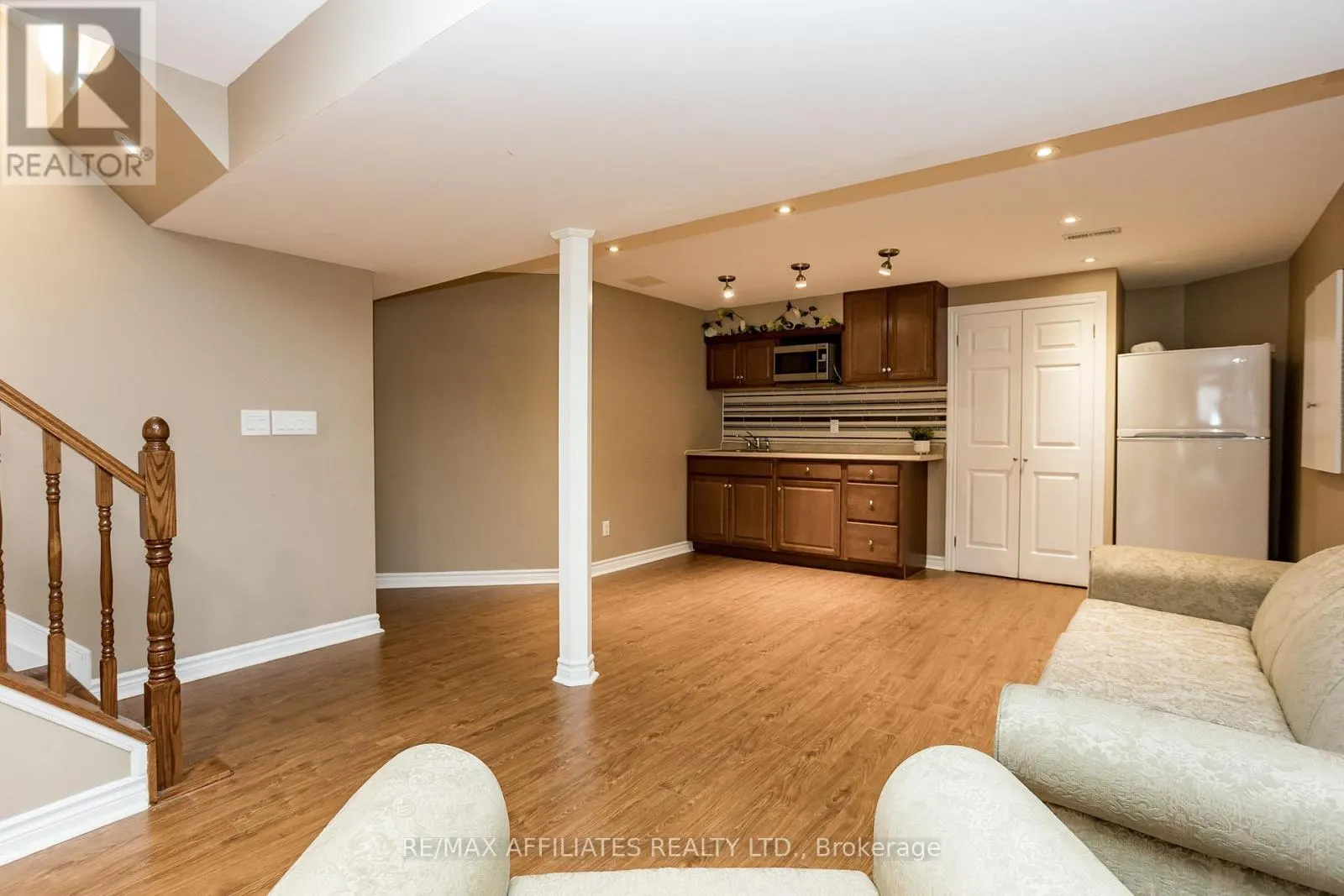 232 HIDDEN MEADOW AVENUE