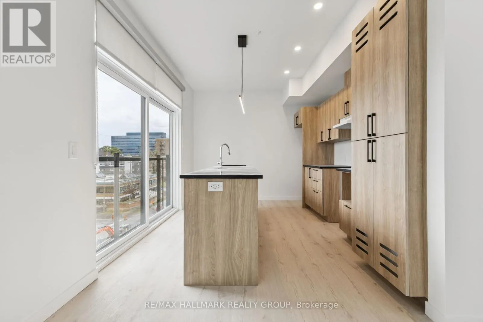26 MCARTHUR AVENUE