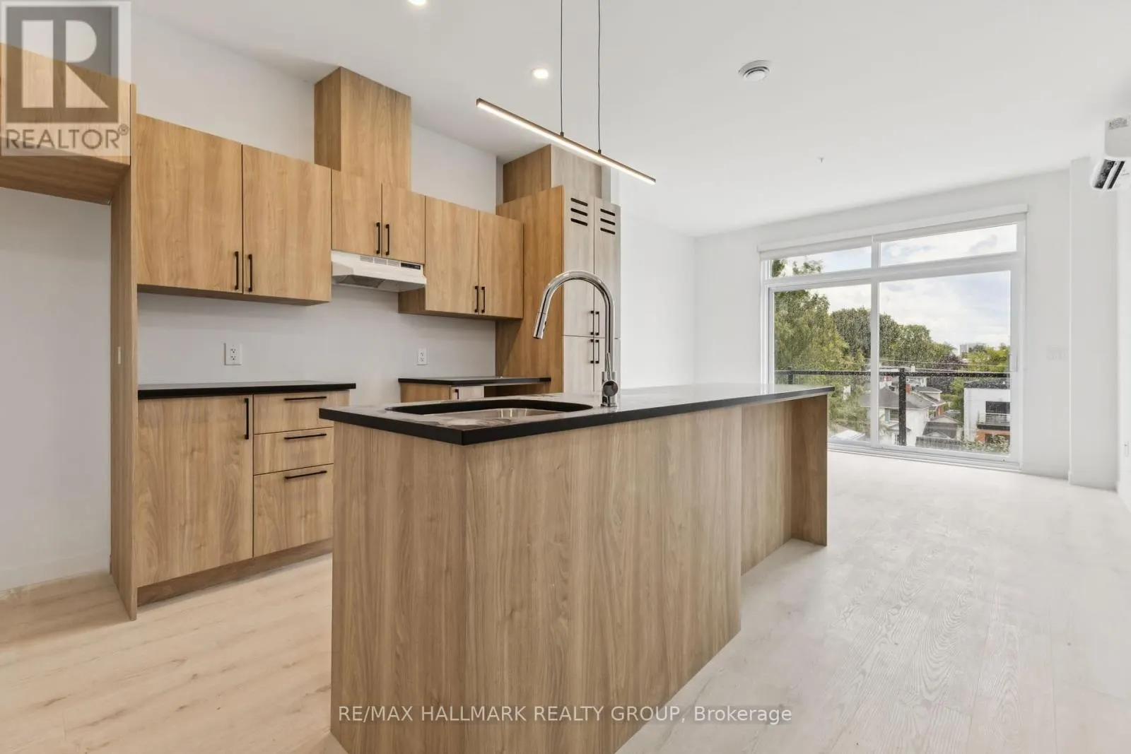 26 MCARTHUR AVENUE