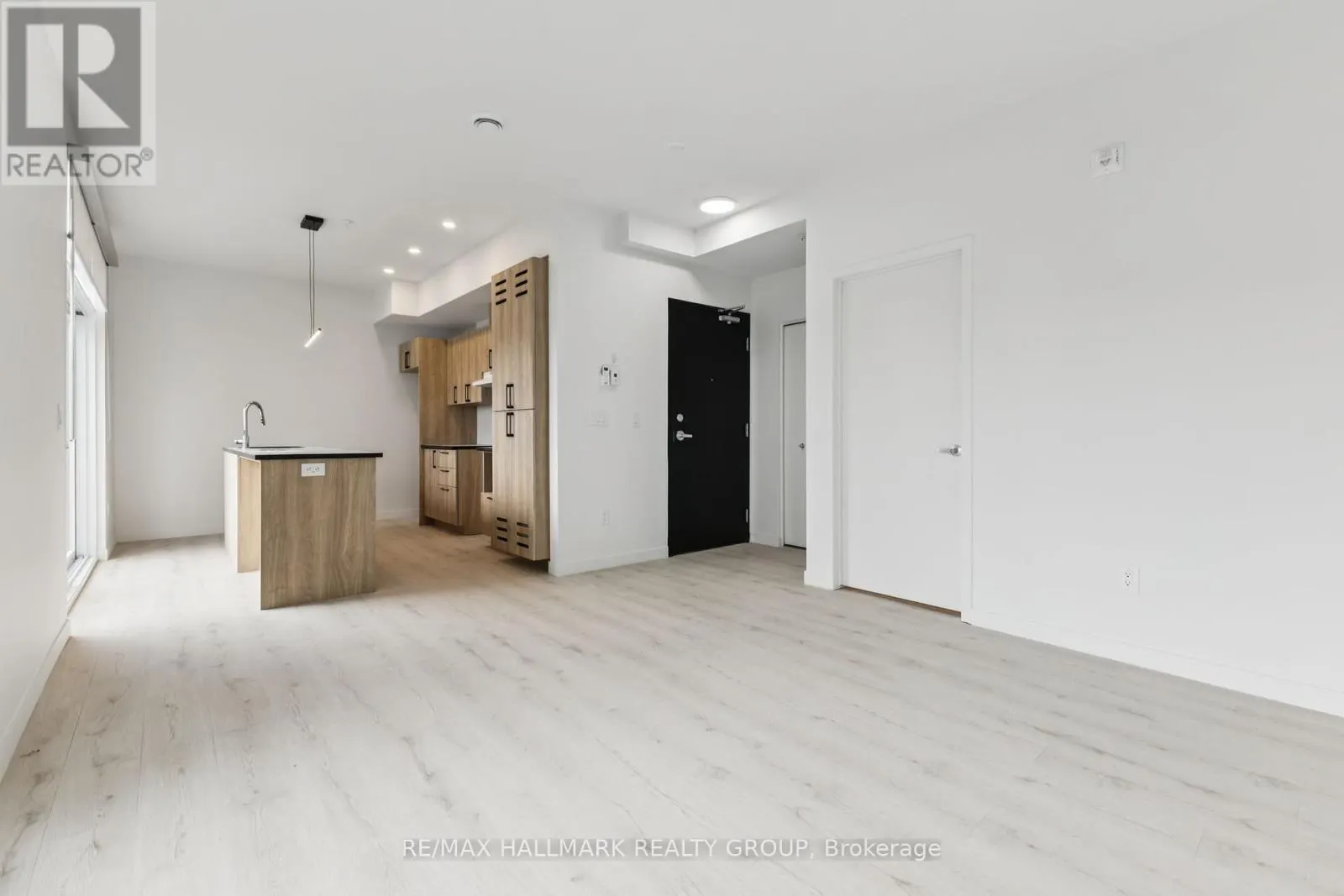 26 MCARTHUR AVENUE