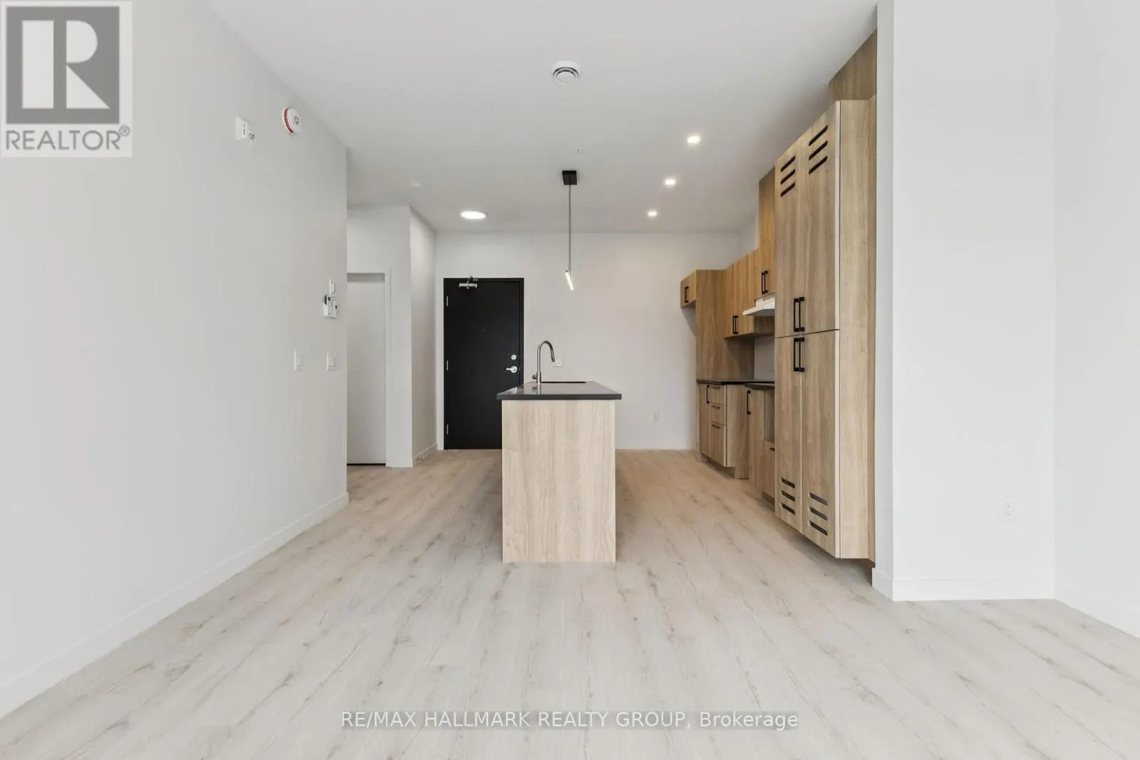 26 MCARTHUR AVENUE