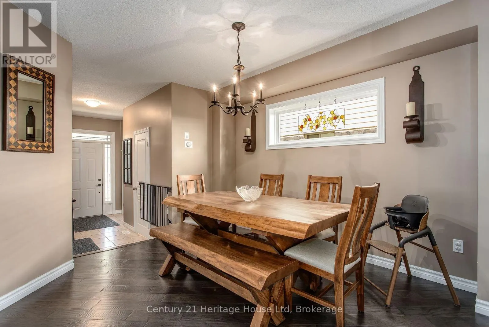 208 COULING CRESCENT