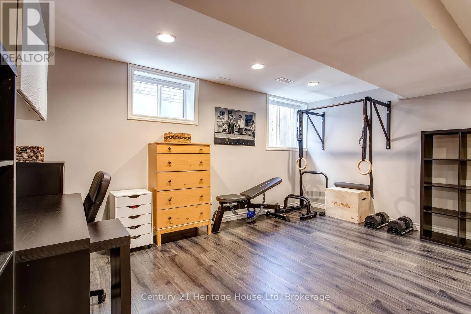 208 COULING CRESCENT