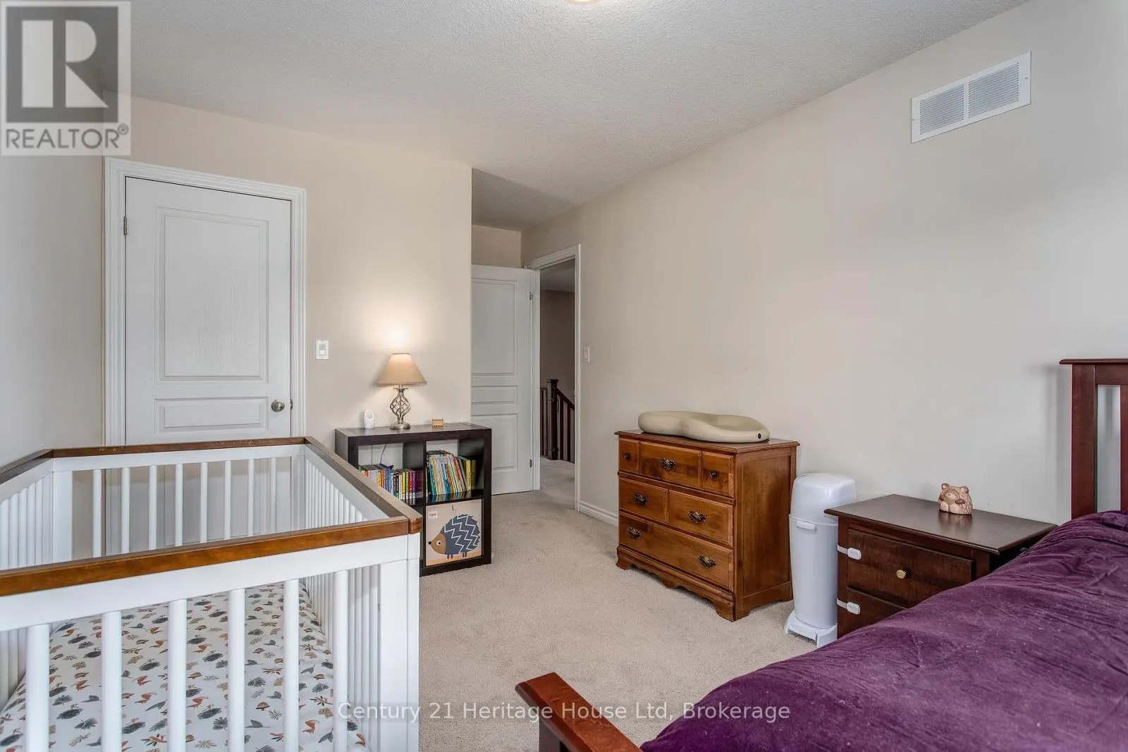 208 COULING CRESCENT