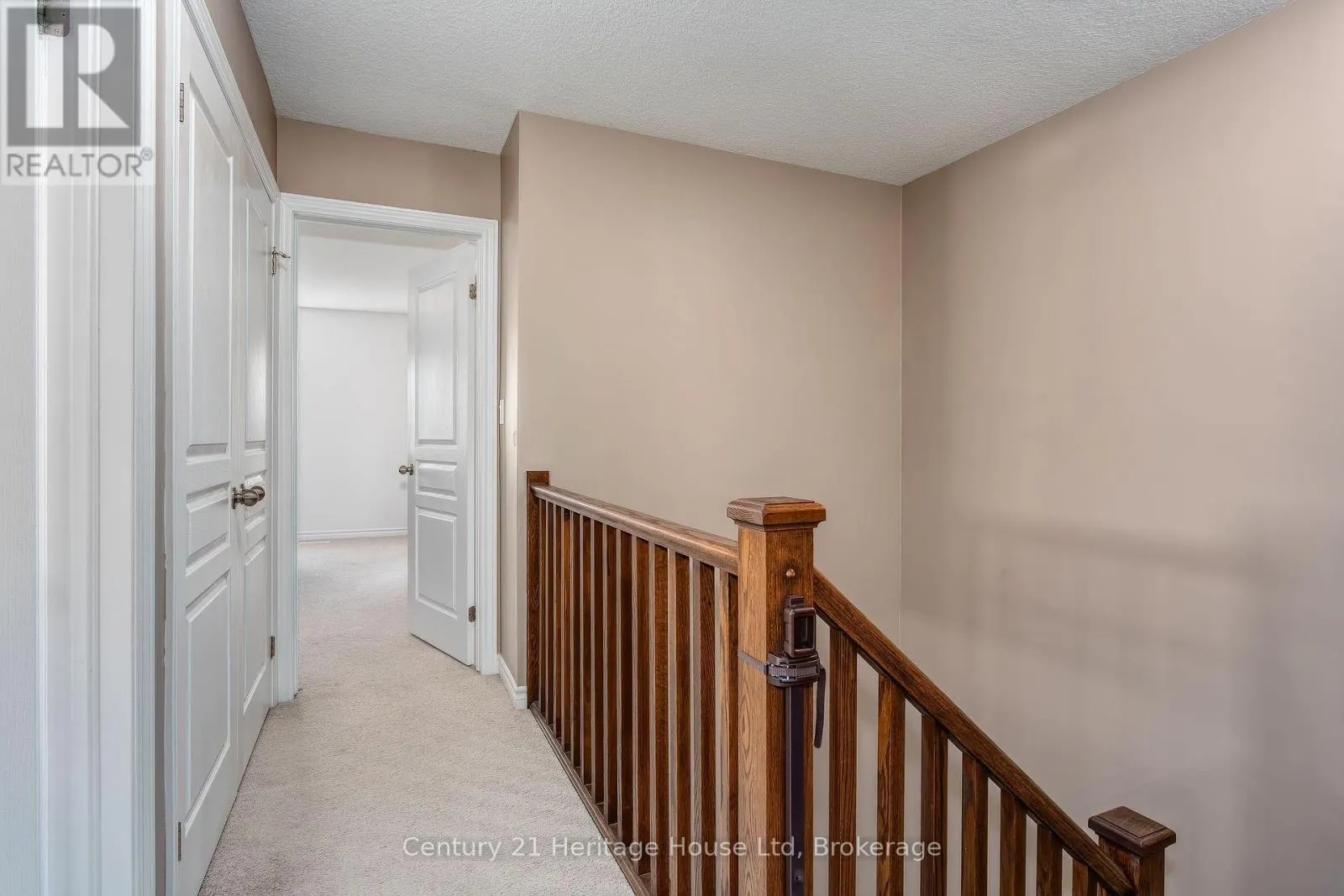 208 COULING CRESCENT