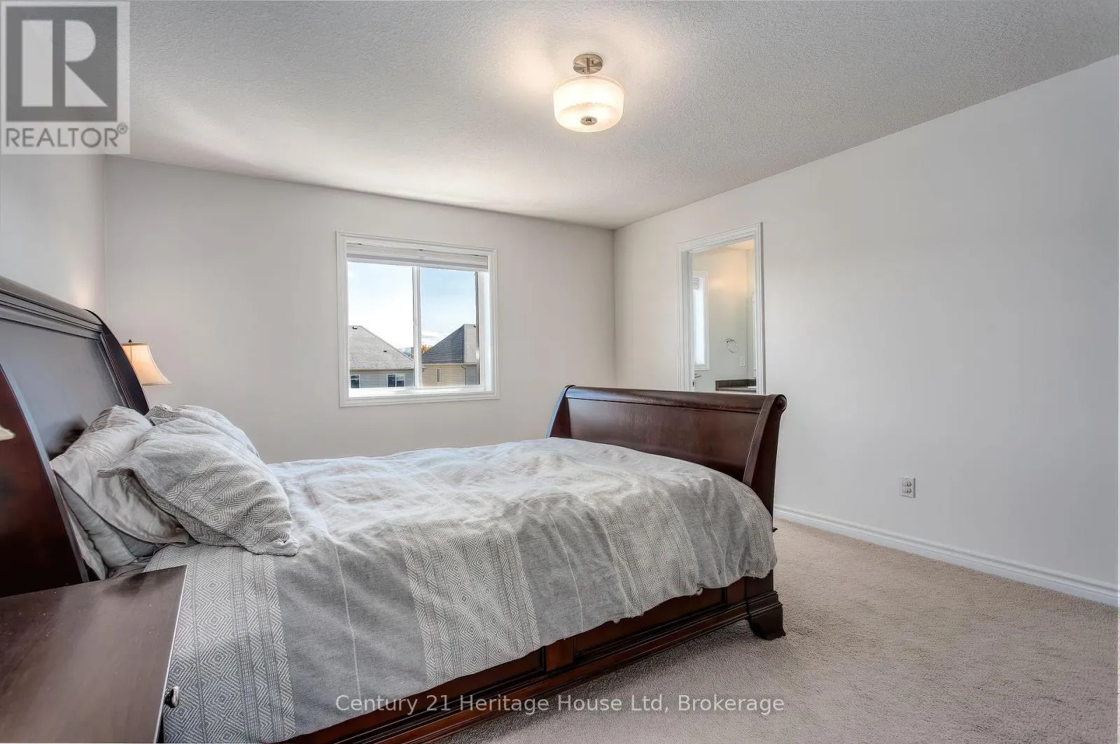 208 COULING CRESCENT