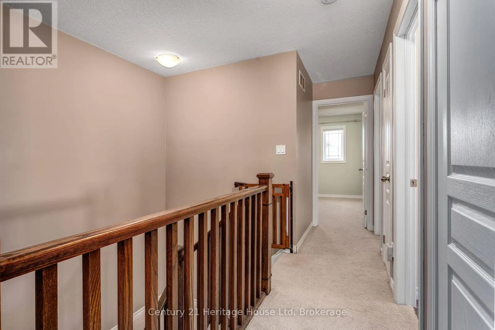 208 COULING CRESCENT