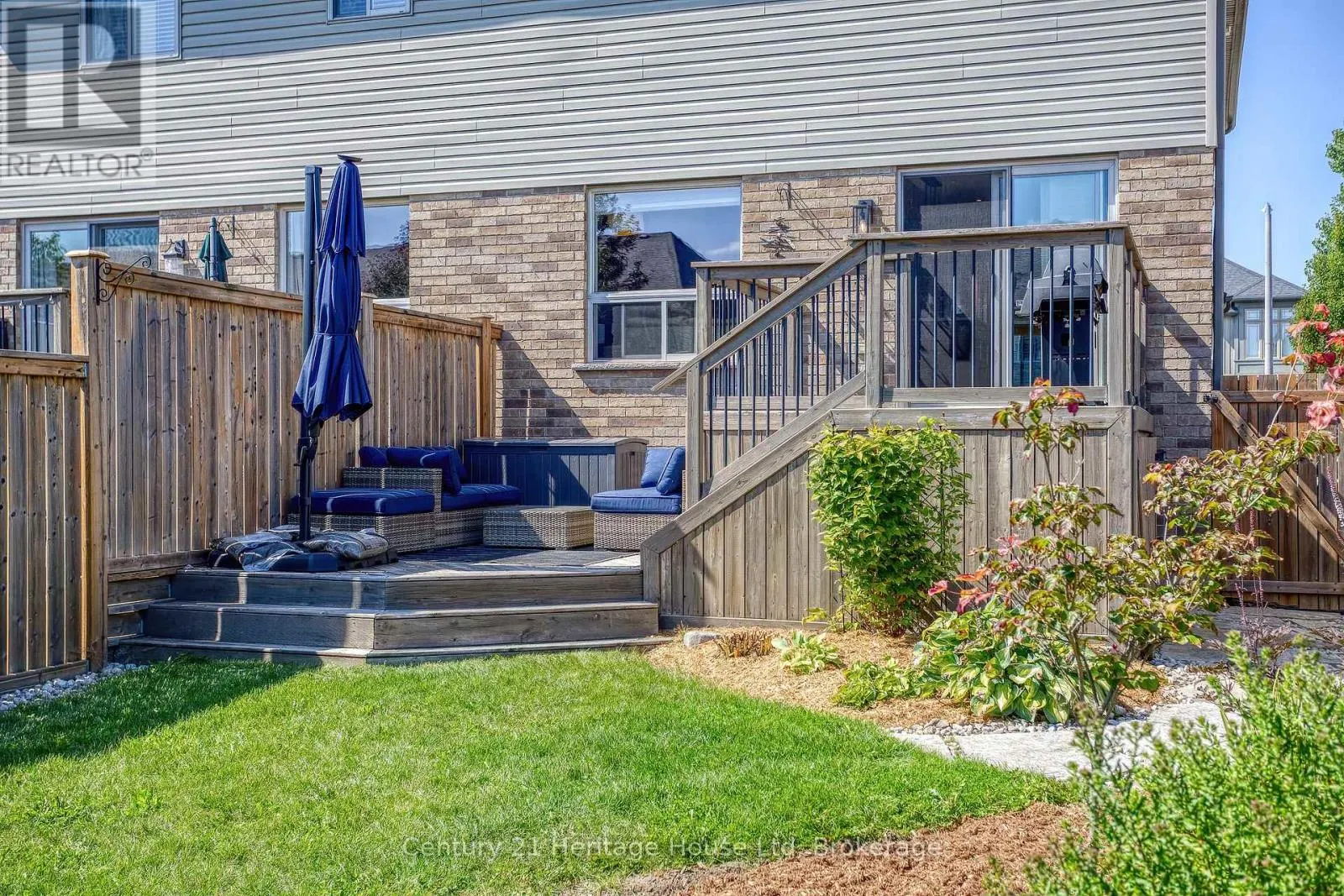 208 COULING CRESCENT
