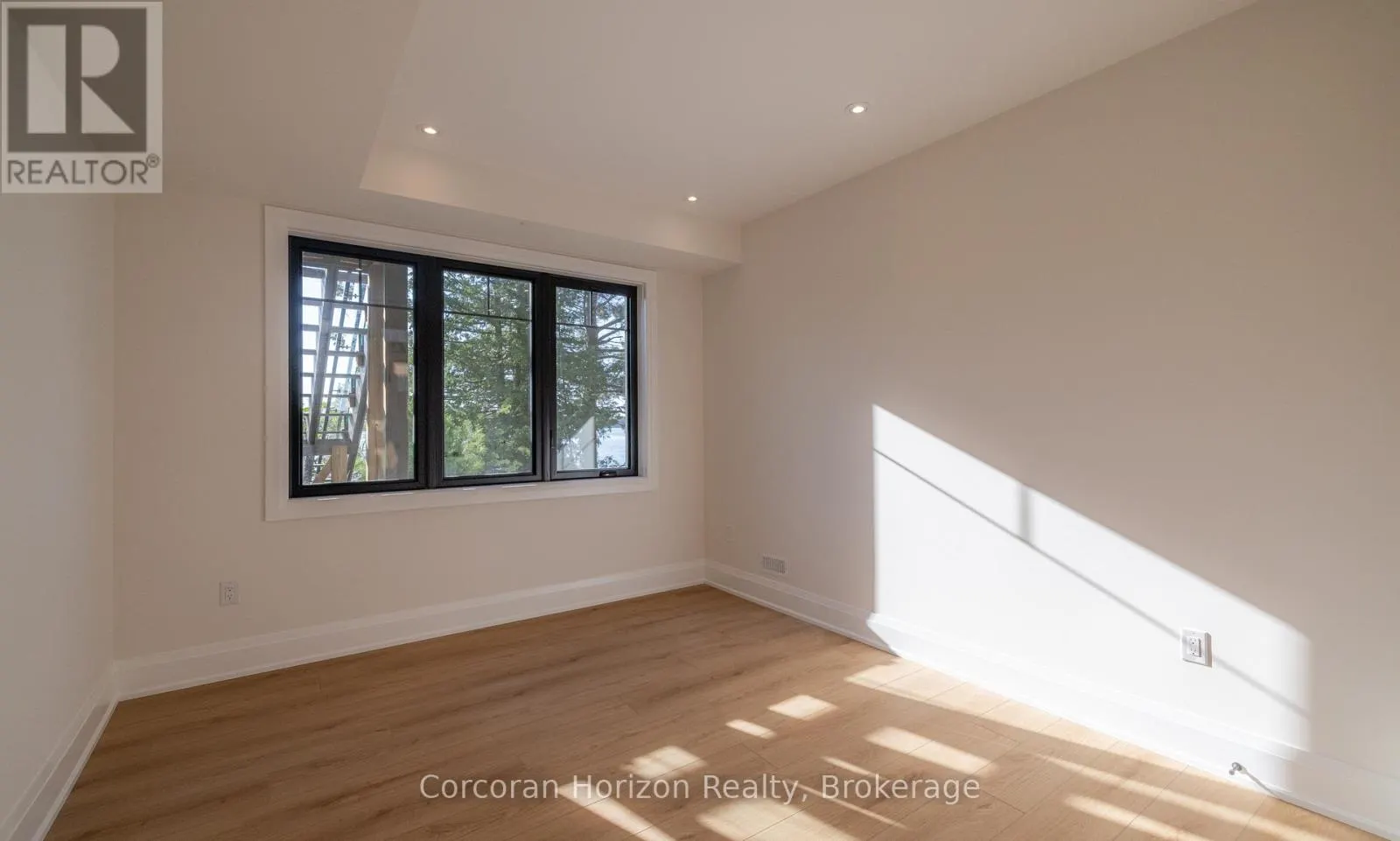 411 CORRIEVALE ROAD S