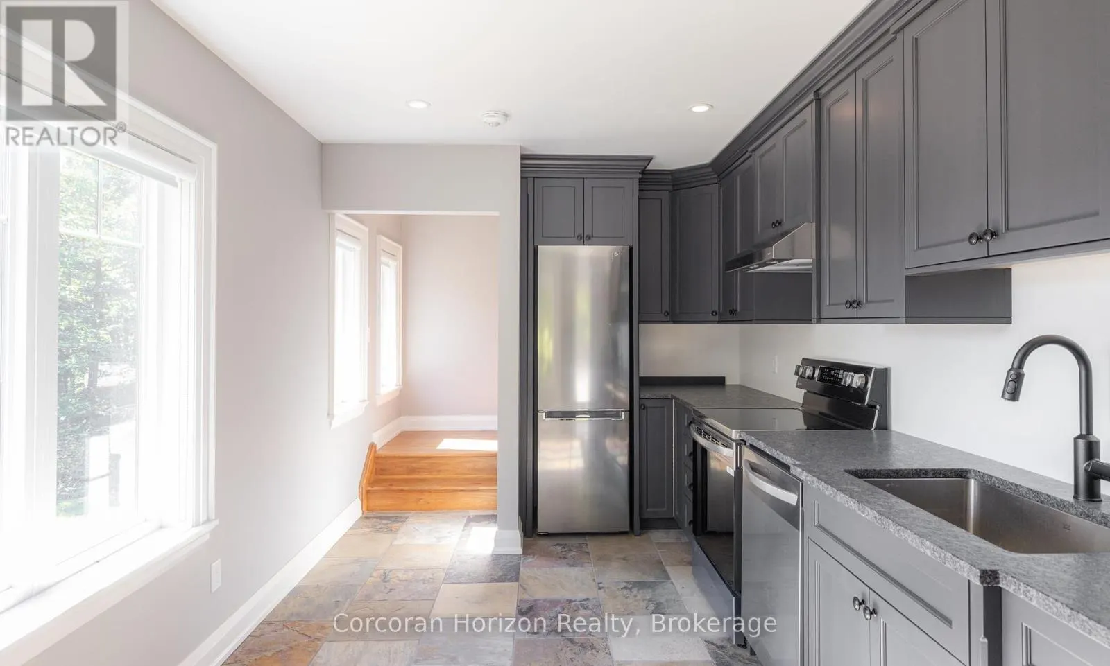 411 CORRIEVALE ROAD S