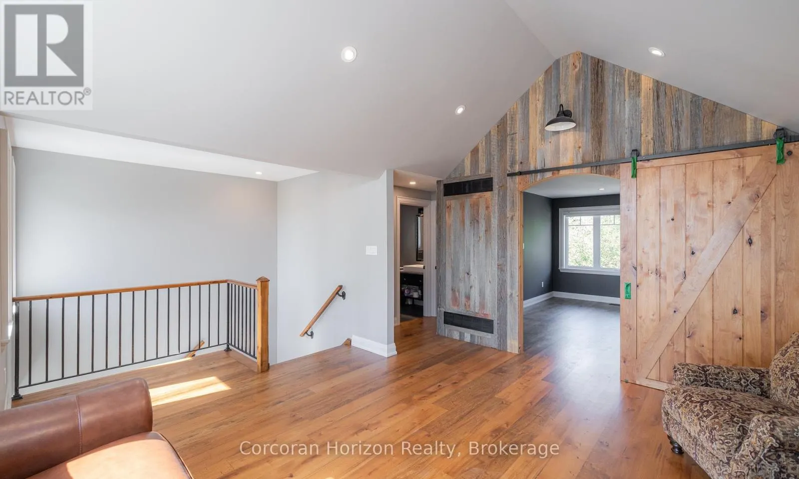 411 CORRIEVALE ROAD S