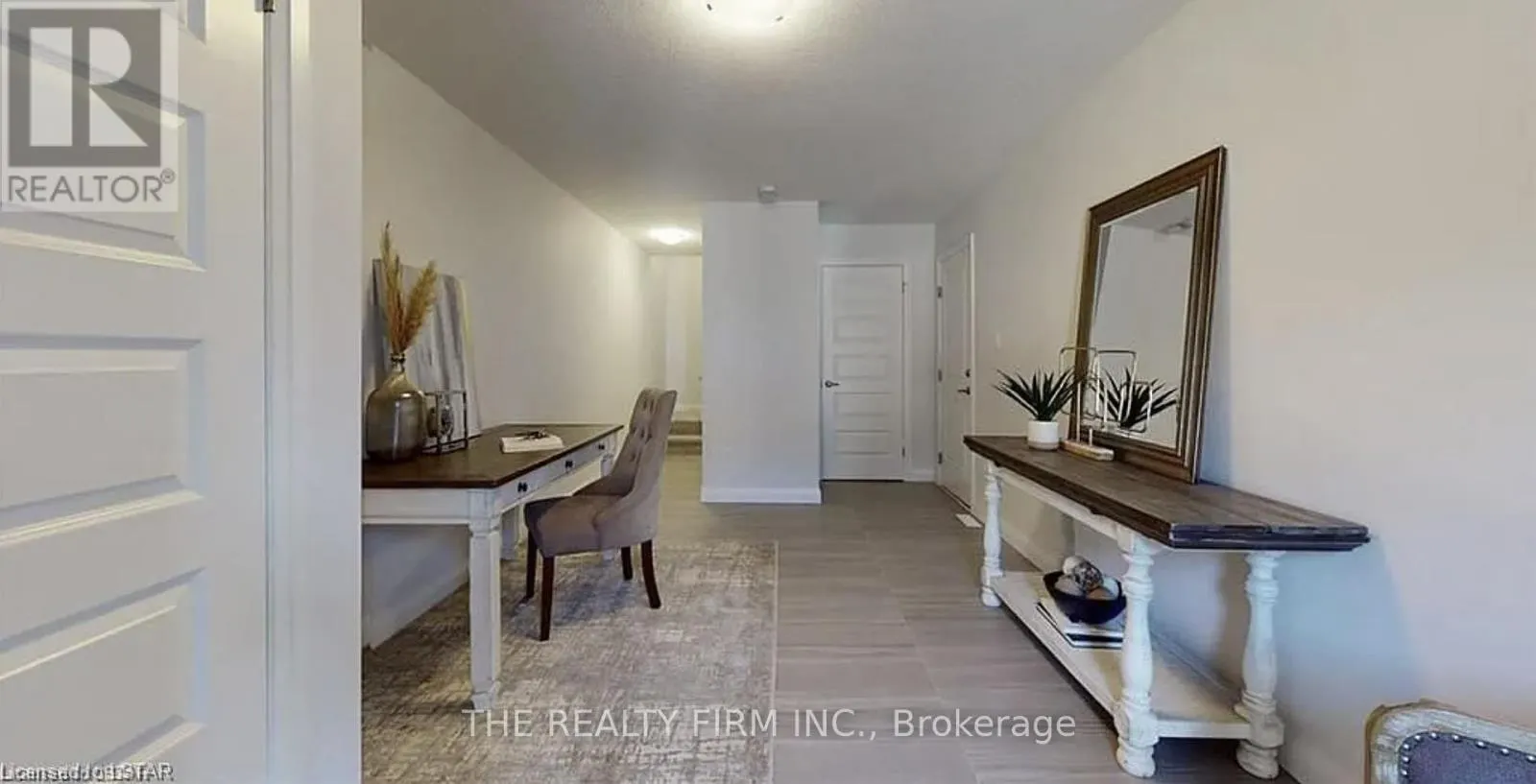 7 - 30-819 KLEINBURG DRIVE, #7