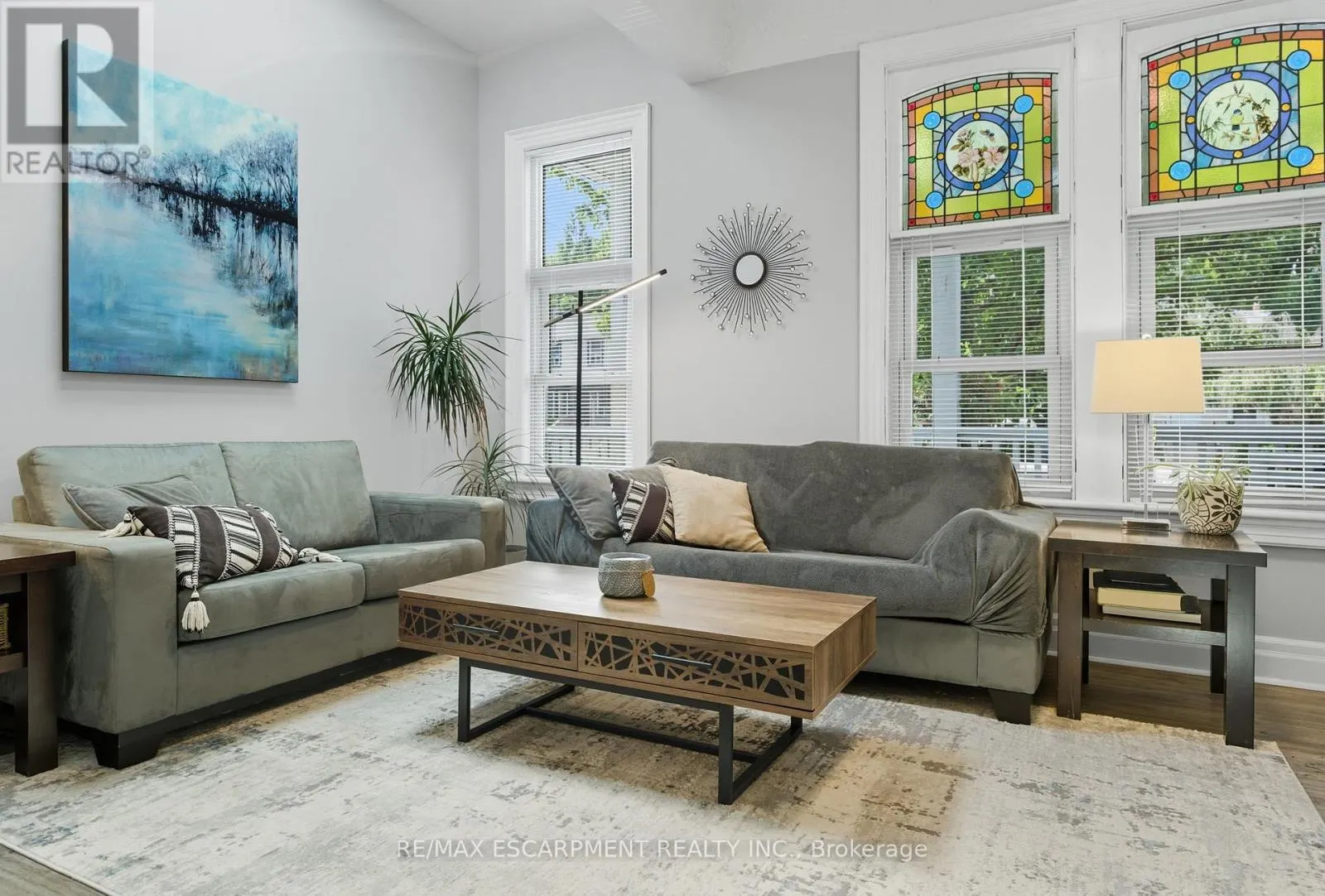 33 BROADWAY AVENUE