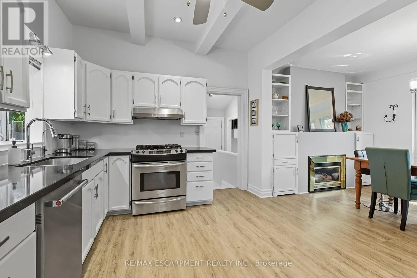 33 BROADWAY AVENUE