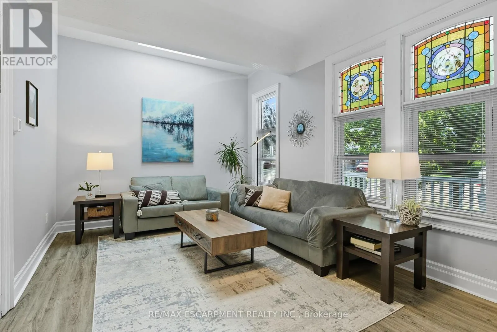 33 BROADWAY AVENUE